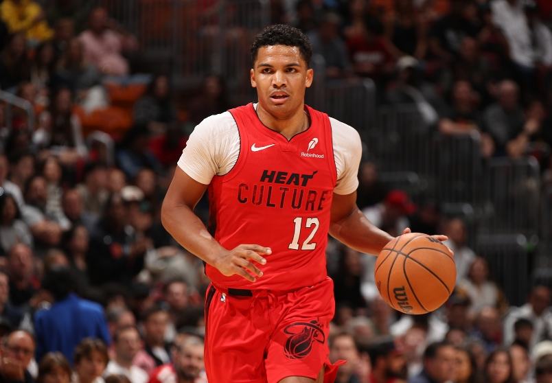 史密斯在N, 两个赛季因, src